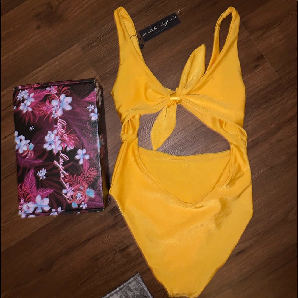 Lali and Layla Geri one piece